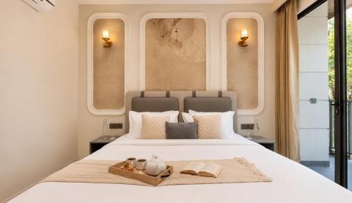 One-Bedroom Apartment with Balcony