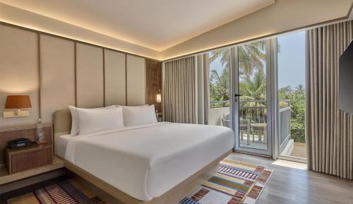 Premium King Suite with Balcony