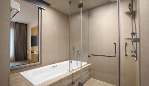 One-Bedroom Apartment with One King Bed and Concierge Lounge Access Includes 500 INR property credit and Cocktail hours from 6:00 PM – 8:00 PM