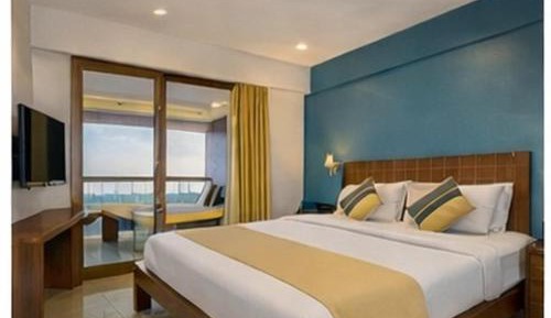 Deluxe One-Bedroom Apartment with City View