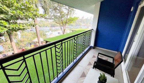 Upper Deck Room