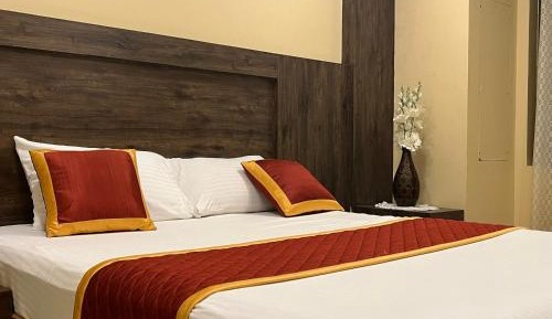 Deluxe Double Room (2 Adults + 1 Child)