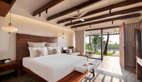 Platinum Room with River View (with complimentary Kayaking and 20% off on Massage session) - Happy Hours (2+1) from 11 am to 8 pm on selected brands
