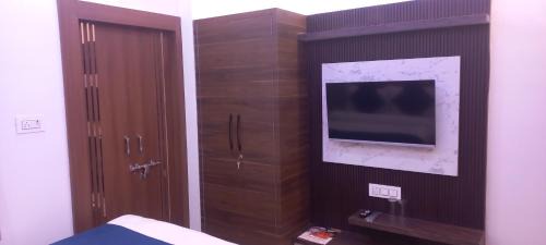Deluxe Room (1 adult + 2 children)