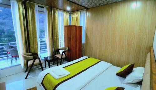 King Room with Mountain View