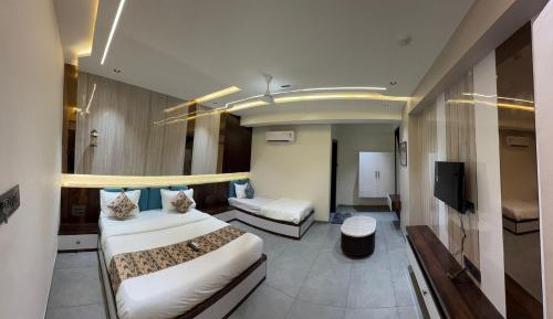 Deluxe Family Room