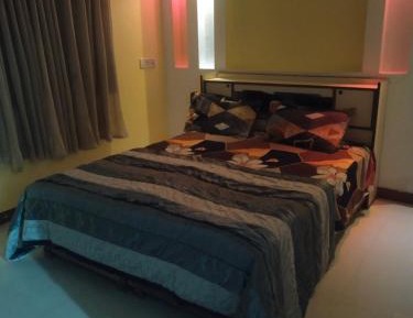 Deluxe Double Room (2 Adults + 1 Child)