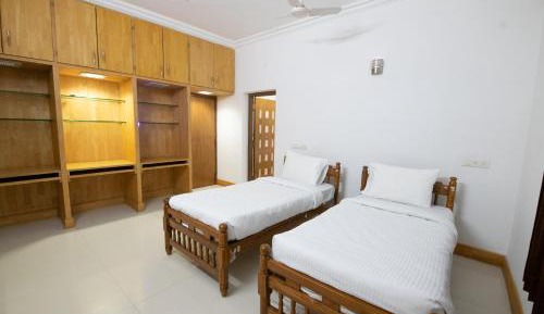 Twin Room with Private Bathroom