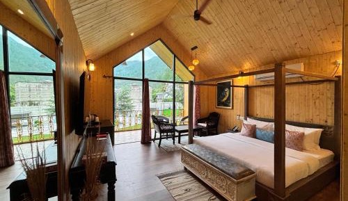 Deluxe Double Room with Balcony