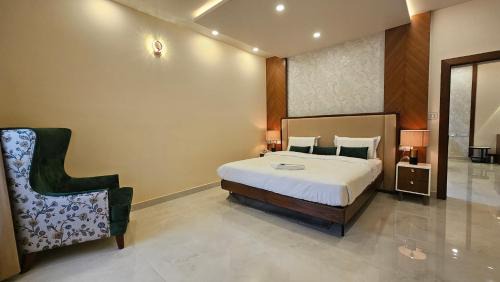 Superior King Room
