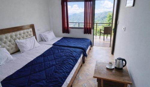 Triple Room with Mountain View