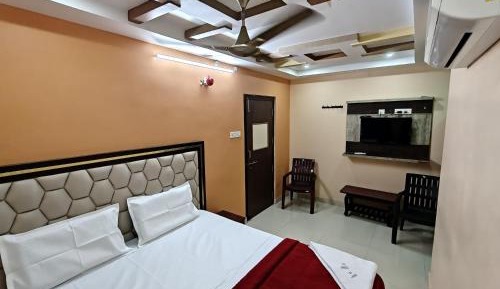 Deluxe Double Room (2 Adults + 1 Child)