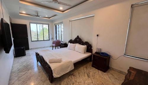 Large Double Room