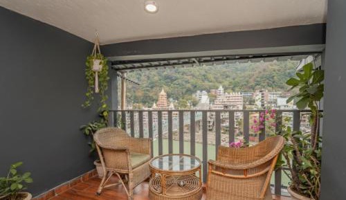 Double Room with Mountain View