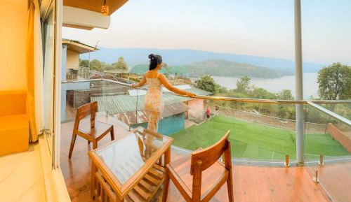 King Room with Lake View