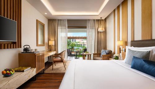 Luxury Twin Bed Room