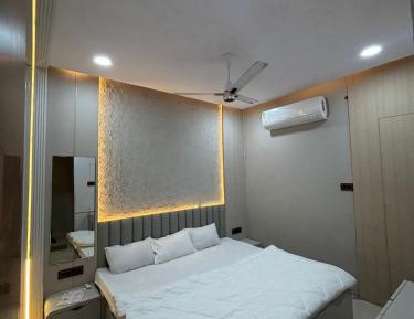 Deluxe Double Room (2 Adults + 1 Child)