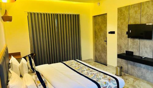 Deluxe Double Room with Balcony