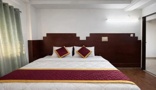 Deluxe Double Room (2 Adults + 1 Child)