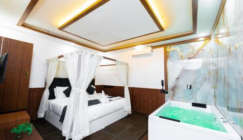 Suite with Spa Bath