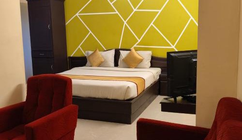 Suite with Mountain View