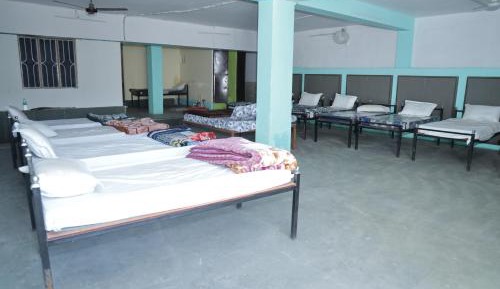 10-Bed Mixed Dormitory Room