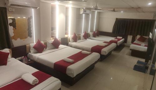 9 BED ROOM A/C & 2 BATHROOM