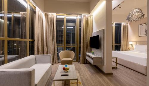 Premium Suite - 1 Double Bed