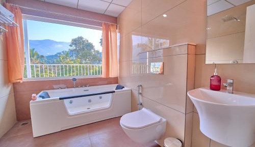 Jacuzzi Suite
