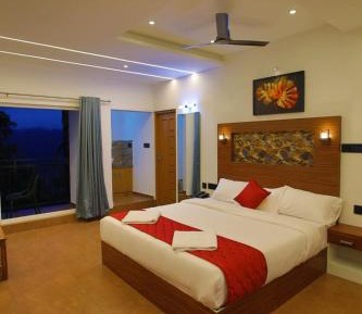 Deluxe Double Room with Balcony