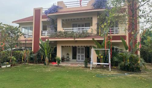 Villa with Garden View