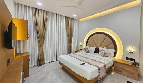 King Suite with Balcony