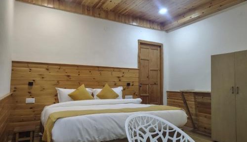 Double Room with Mountain View