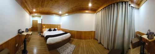 Double Room with Mountain View