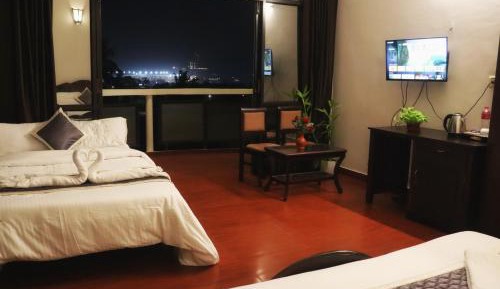 Junior Suite with Balcony