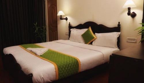 Deluxe Double Room with Balcony and Sea View