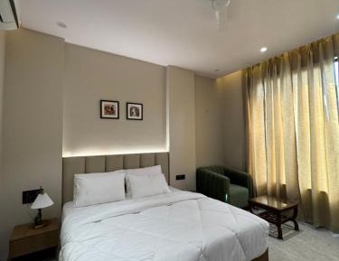 Standard King Room