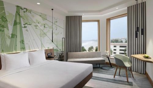 Premier King Bed Ocean View - Higher Floor, Buffet Breakfast, Complimentary Airport transfers (T1&T2), Premier Lounge with Cocktail Hrs. from 18:00 Hrs. to 20:00 Hrs
