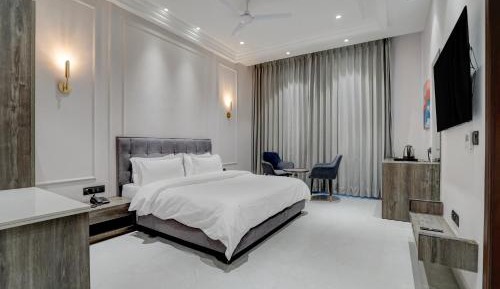 Standard King Room