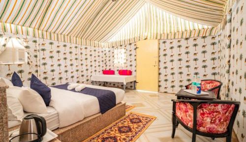 Deluxe Double Room (2 Adults + 1 Child)