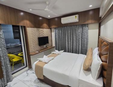 Queen Room with Balcony
