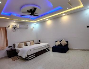 Deluxe Double Room (2 Adults + 1 Child)