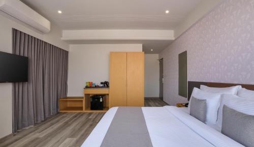 Deluxe King Room