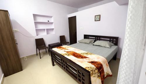 Deluxe Room (2 Adults + 1 Child)
