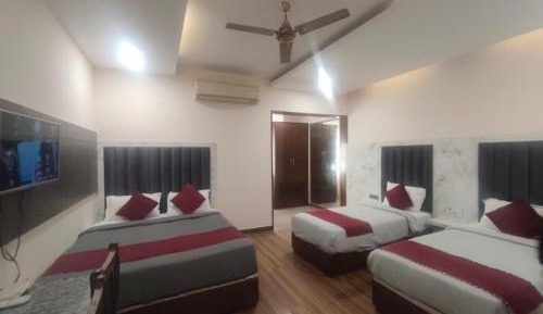 Deluxe Family Suite