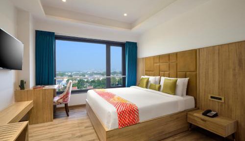 Luxe Queen Room