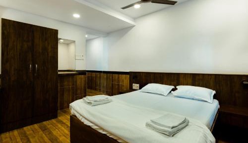 Standard Queen Room
