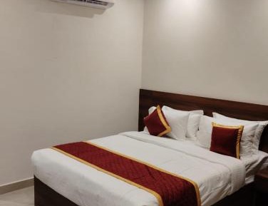 Deluxe Queen Room