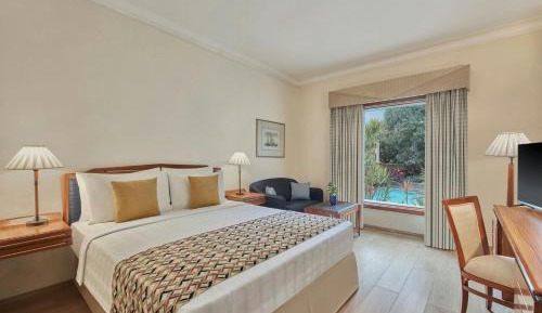 Fern Classic King Room with Pool View