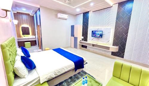 Deluxe Suite